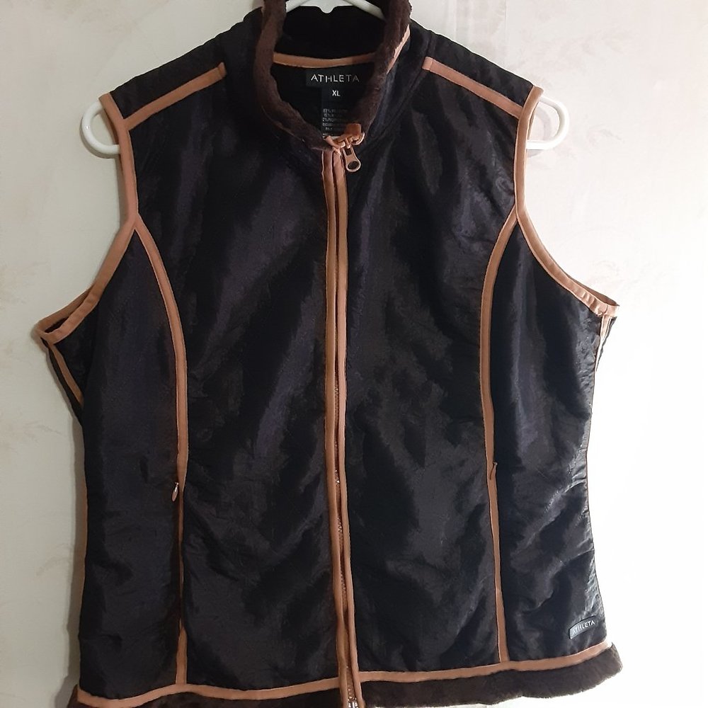 Athleta Women's Zippered Chocolate Faux Fur Vest in Size XL